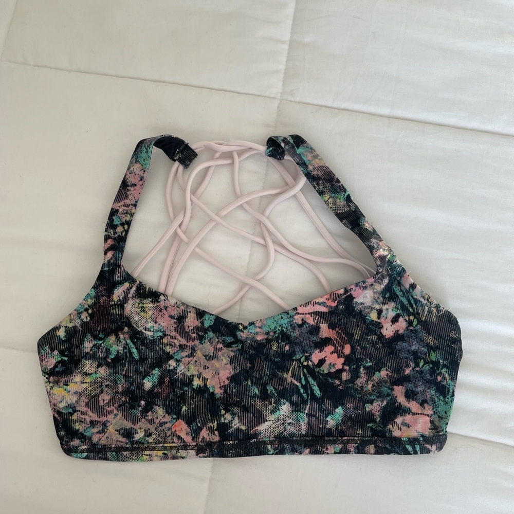 Lululemon Free to Be Bra